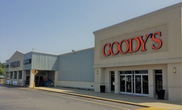 Demopolis Towne Center: 505 US Highway 80 W, Demopolis, AL 36732
